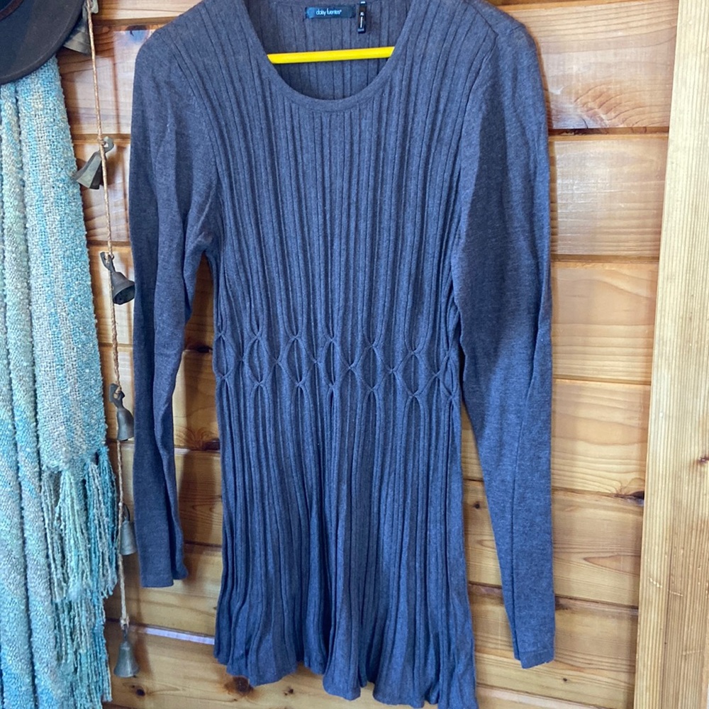 Daisy Fuentes Tunic Sweater